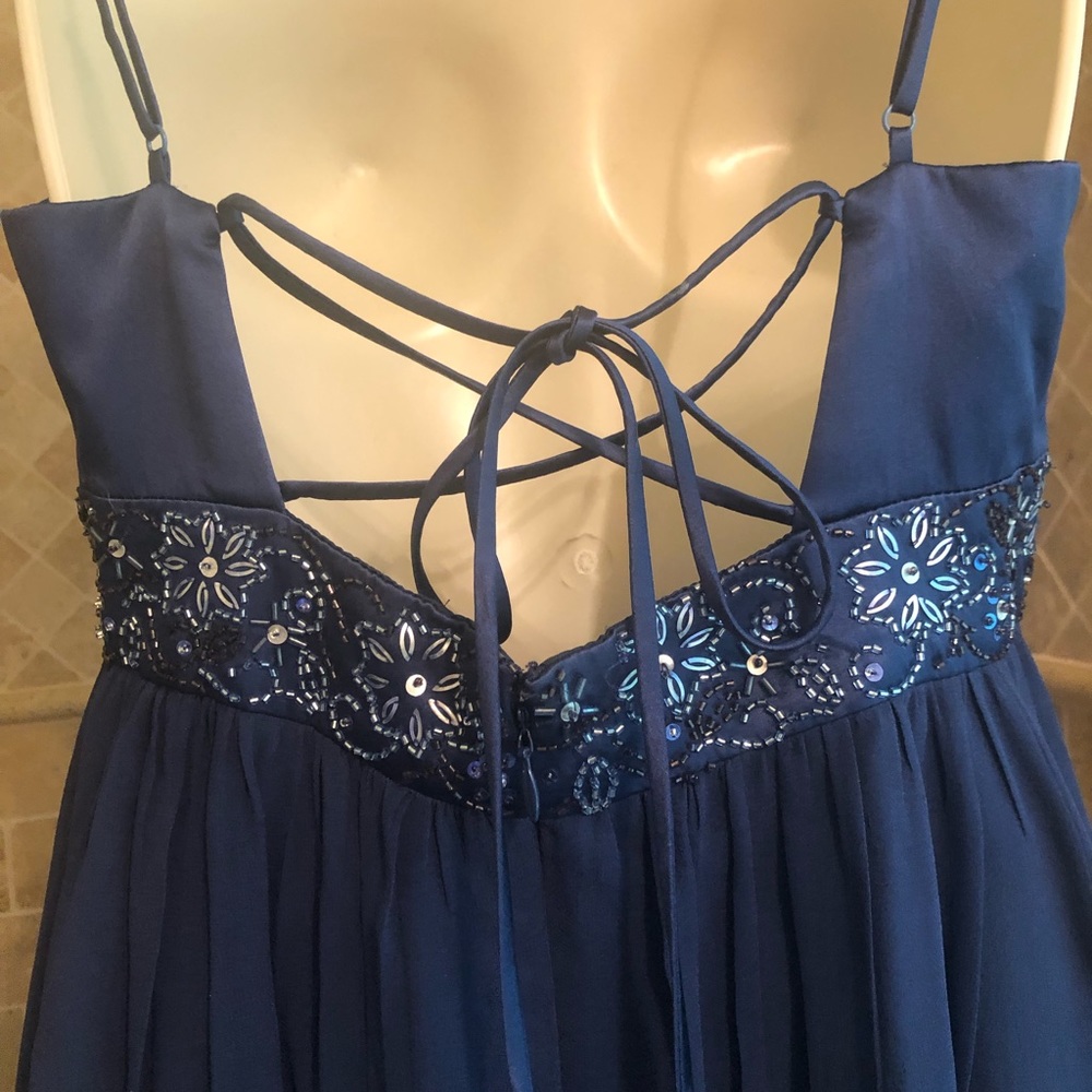 Dress - Picture 2 of 7